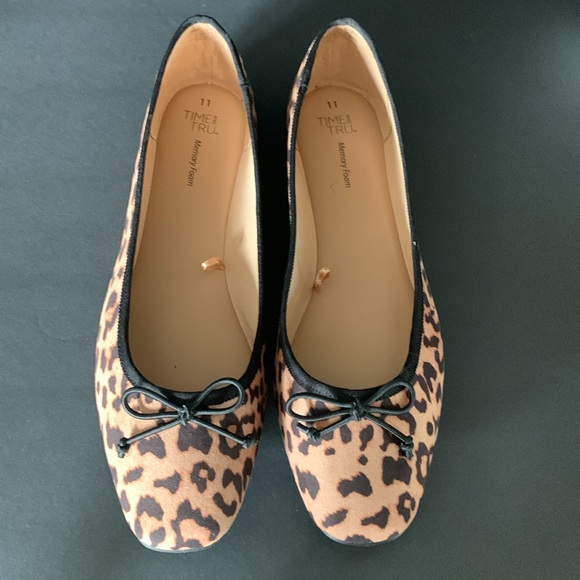 NWOT Time and Tru Flats - Picture 5 of 6